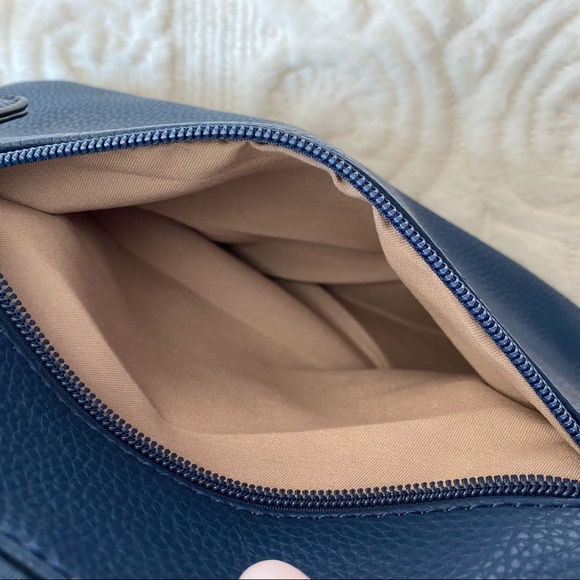 NOT authentic MK purse - Picture 4 of 6